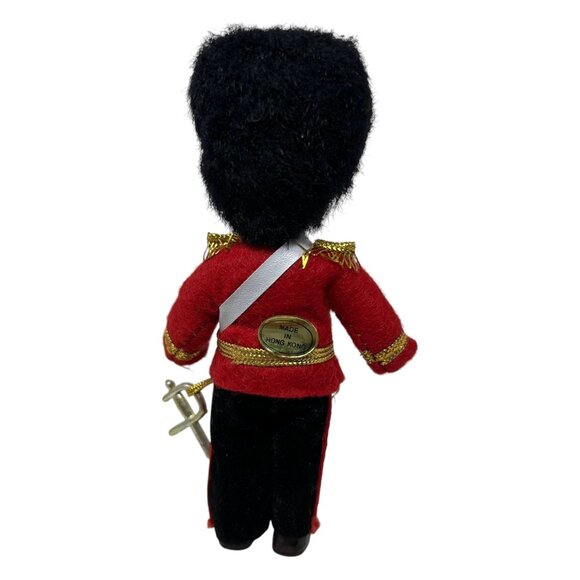 Vintage British Guard Doll With Red Wool Uniform & Accessories Made In Hong Kong - Picture 7 of 13